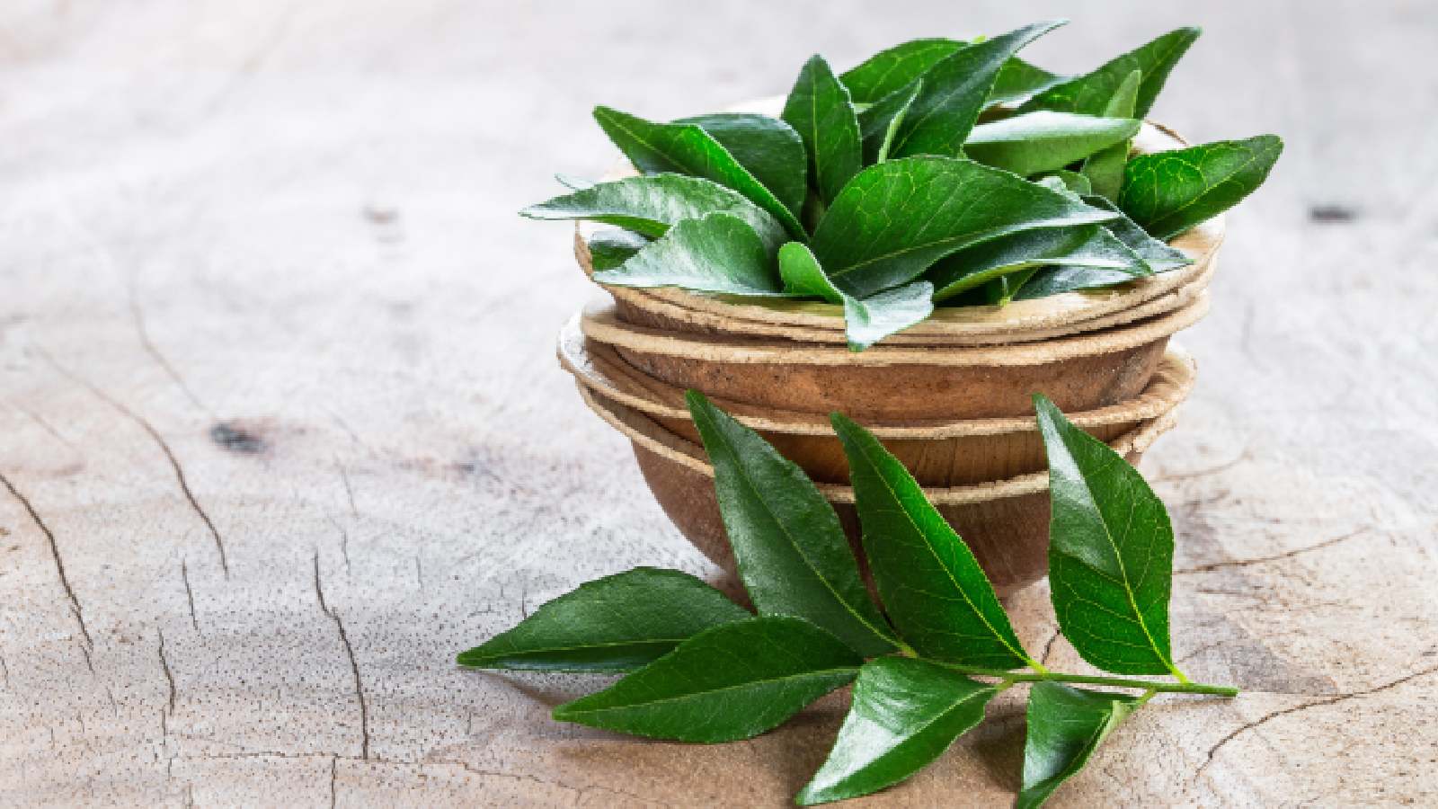 Health benefits of drinking curry leaves water in the morning
